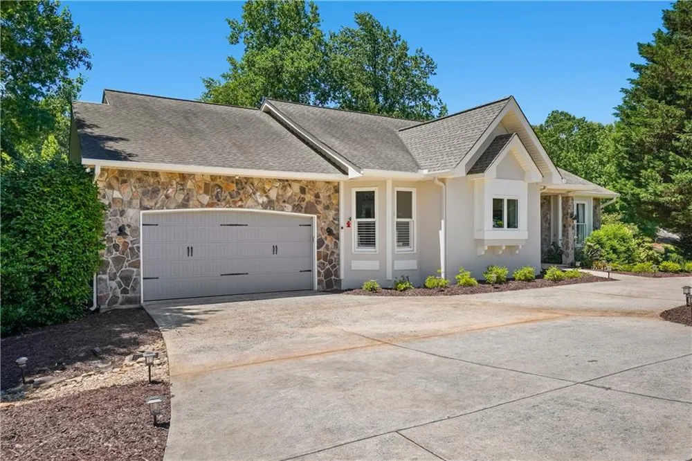 501 Granny Smith Circle Clarkesville, GA 30523