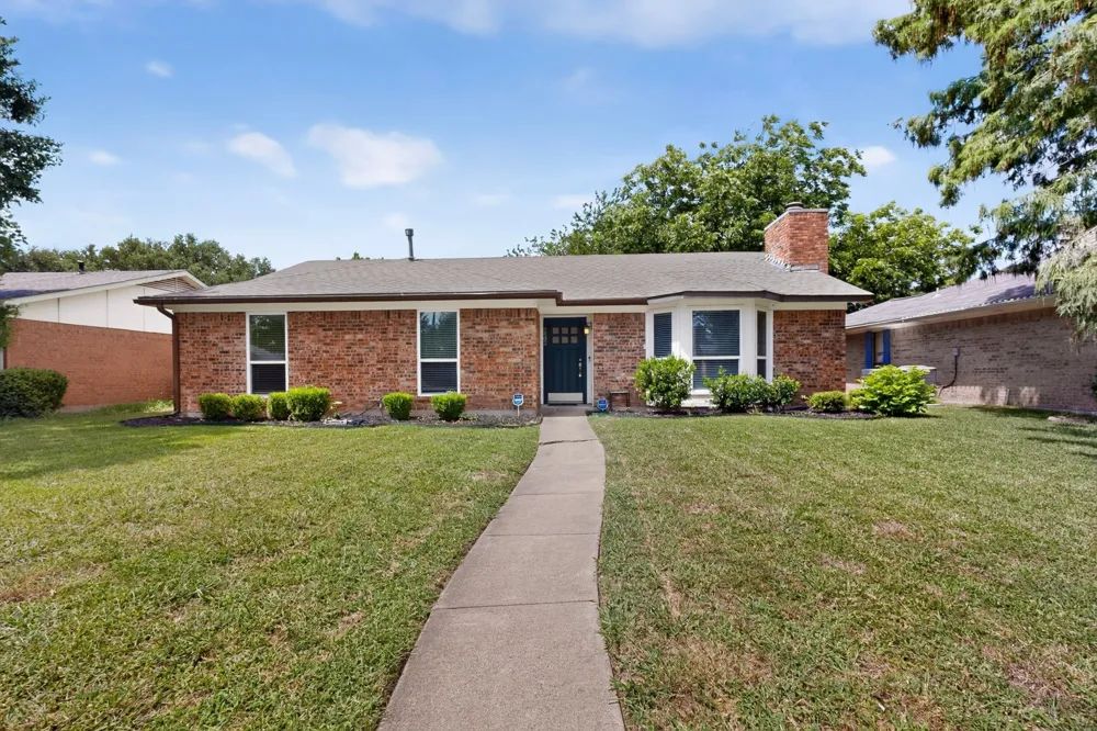 2802 Green Oaks Drive Garland, TX 75040