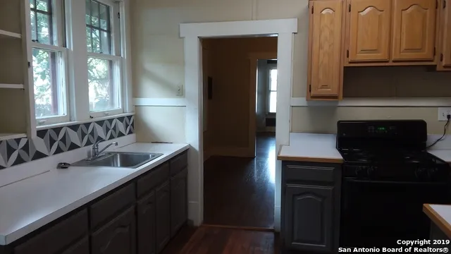 280 POST AVE San Antonio, TX 78215