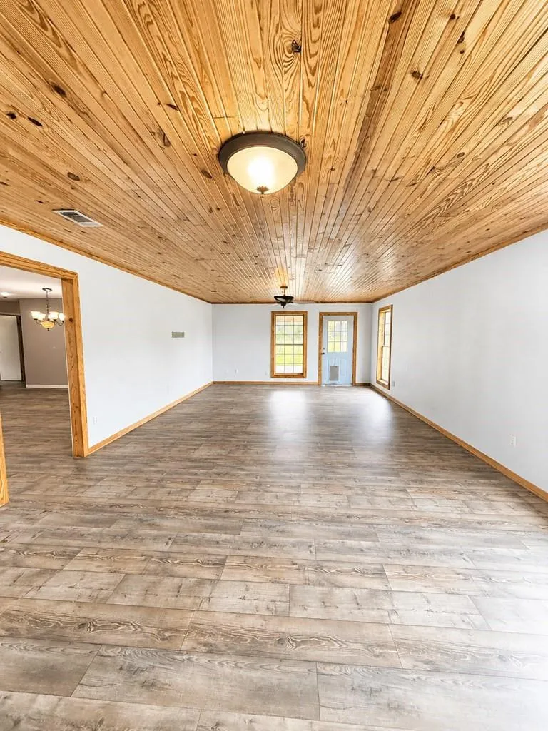 829 Fm 1004 W Kirbyville, TX 75956