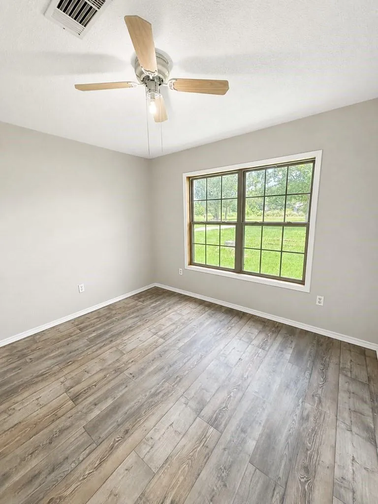829 Fm 1004 W Kirbyville, TX 75956