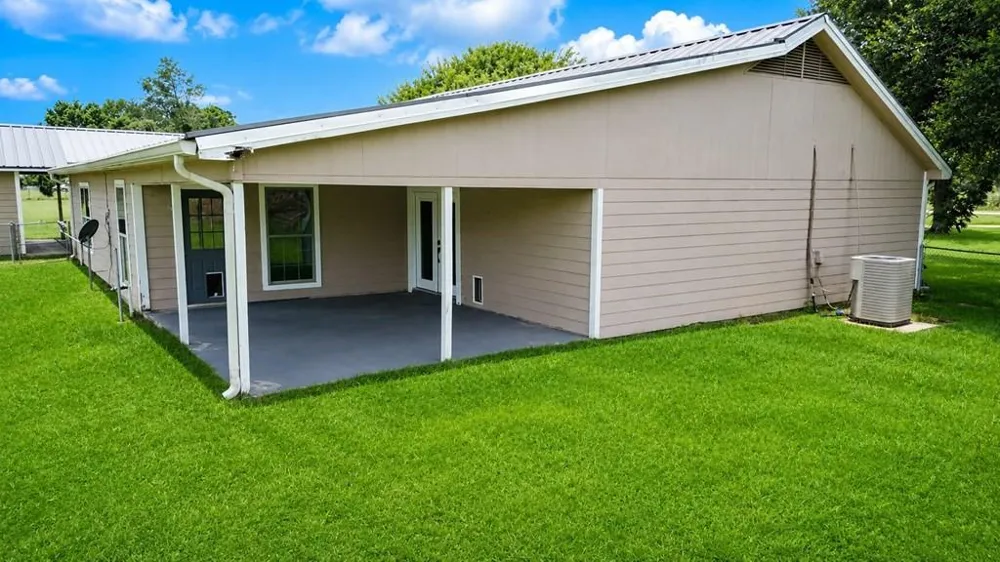 829 Fm 1004 W Kirbyville, TX 75956