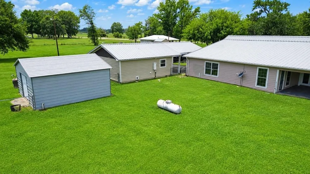 829 Fm 1004 W Kirbyville, TX 75956
