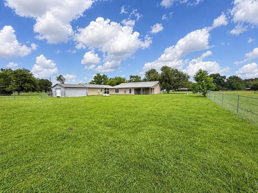 829 Fm 1004 W Kirbyville, TX 75956