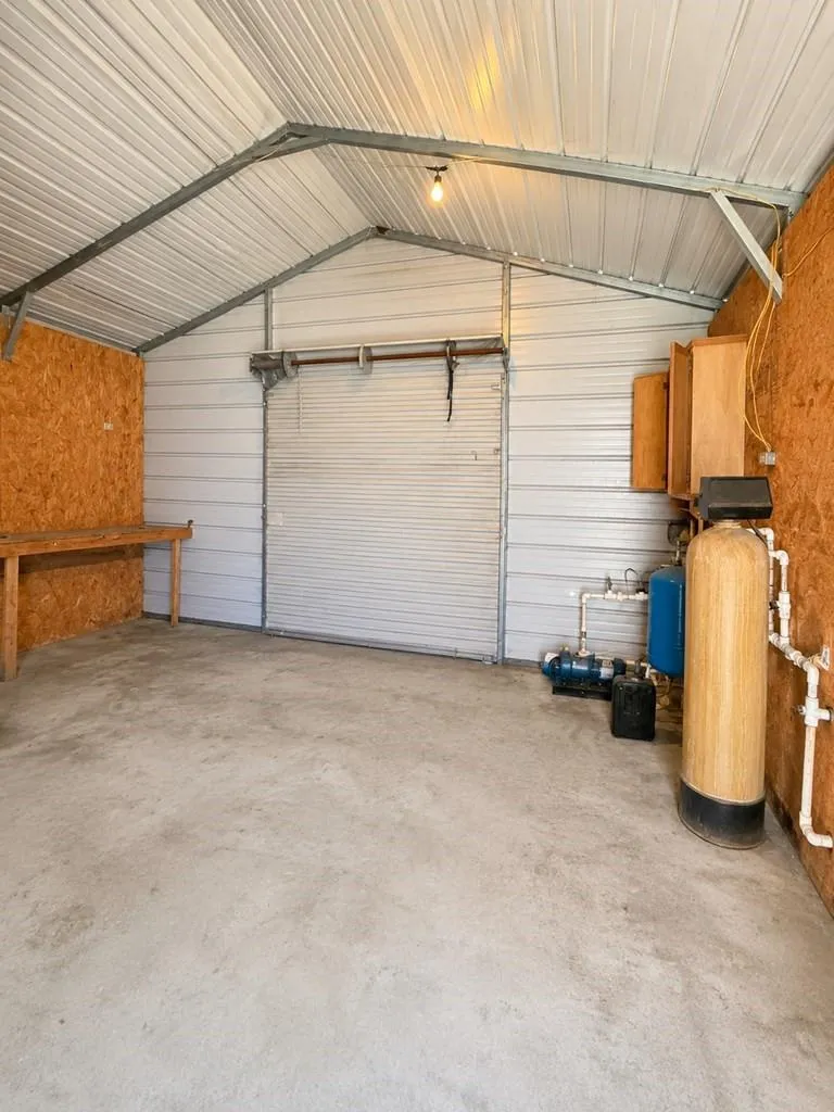 829 Fm 1004 W Kirbyville, TX 75956