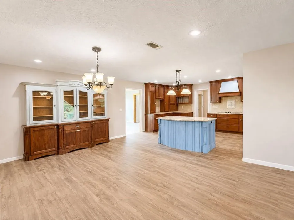 829 Fm 1004 W Kirbyville, TX 75956
