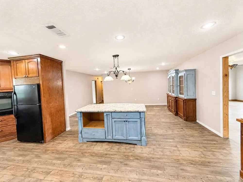 829 Fm 1004 W Kirbyville, TX 75956