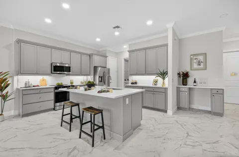 1805 Bridgepointe Circle #2