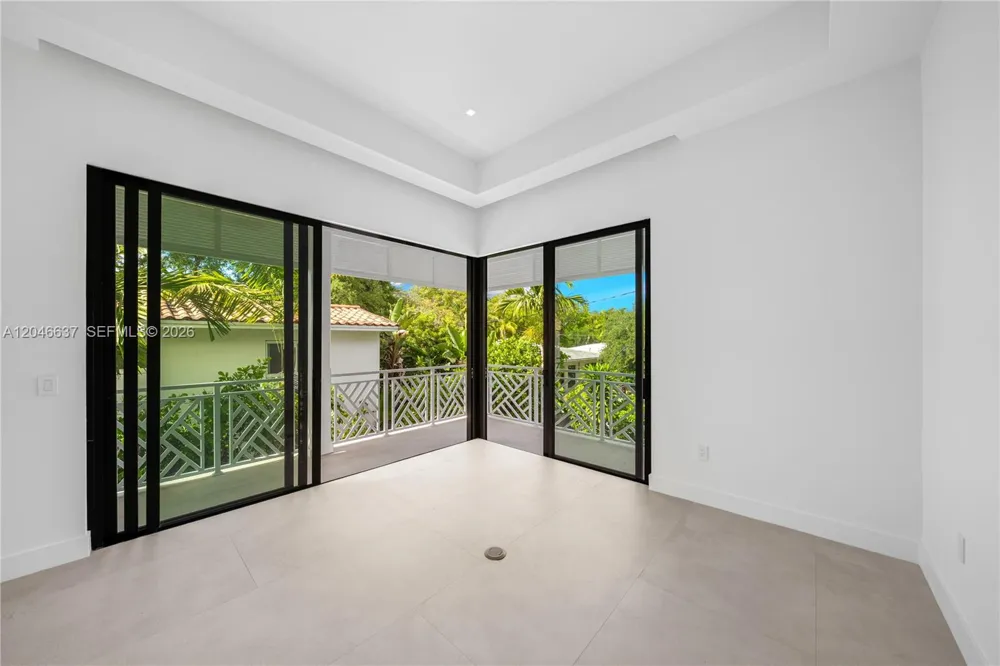 2712 S Le Jeune Rd Coral Gables, FL 33134