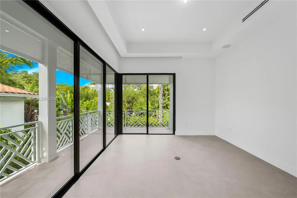 2712 S Le Jeune Rd Coral Gables, FL 33134