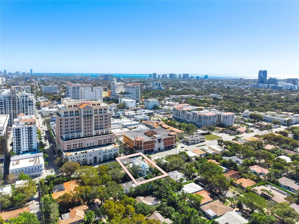 2712 S Le Jeune Rd Coral Gables, FL 33134