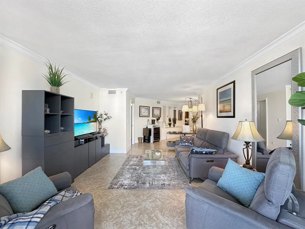 3000 Ocean Drive #20-b Singer Island, FL 33404