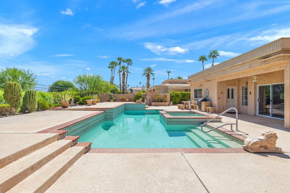 102 Chelsea Circle Palm Desert, CA 92260