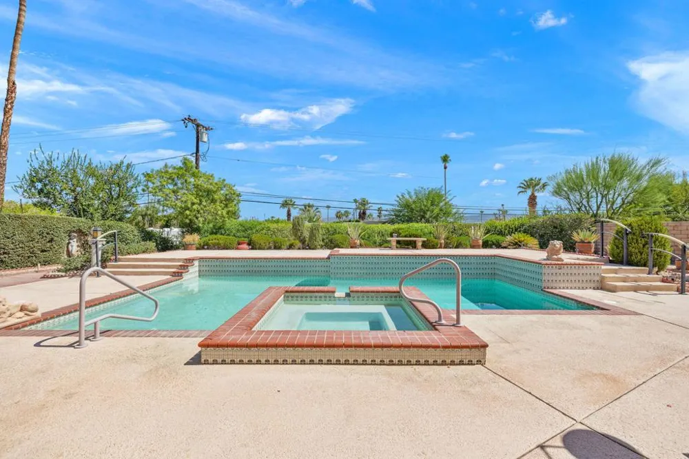 102 Chelsea Circle Palm Desert, CA 92260