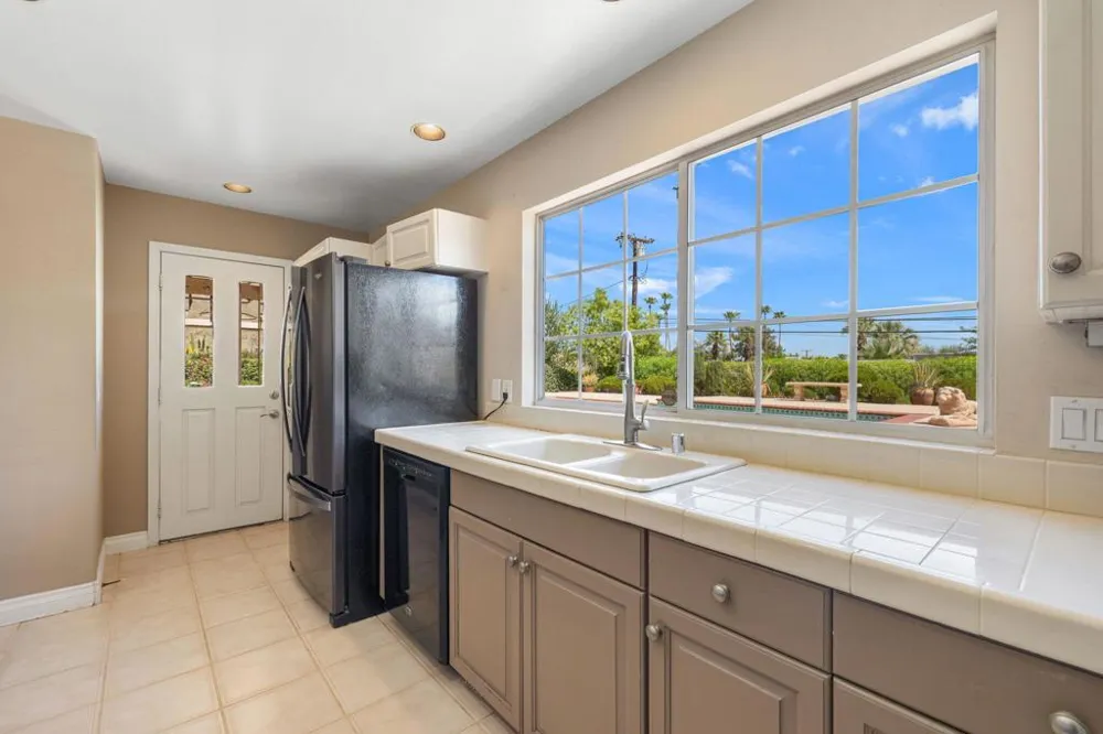 102 Chelsea Circle Palm Desert, CA 92260