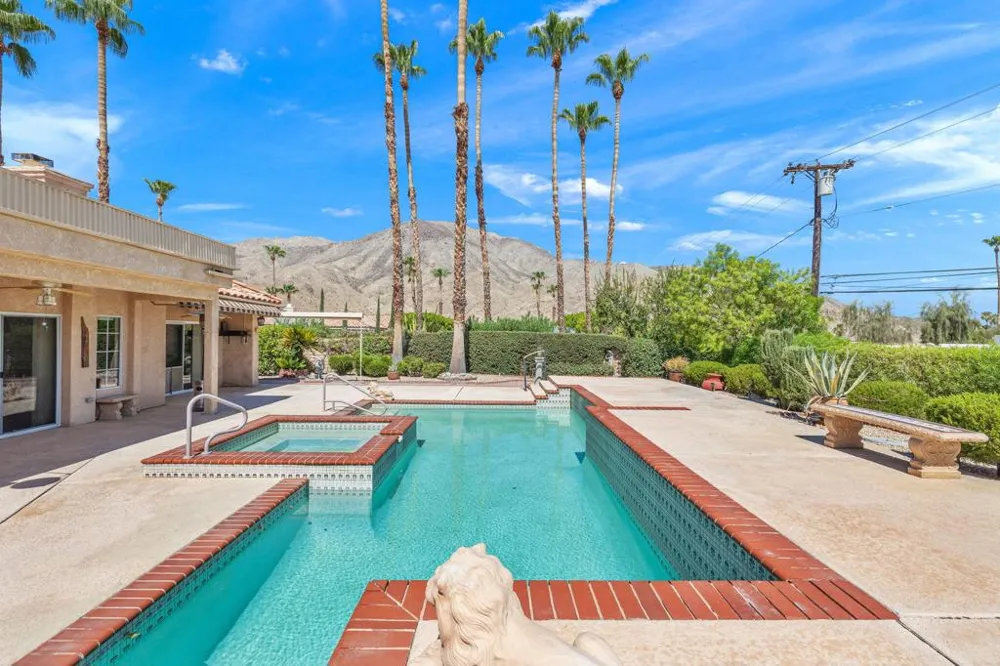 102 Chelsea Circle Palm Desert, CA 92260
