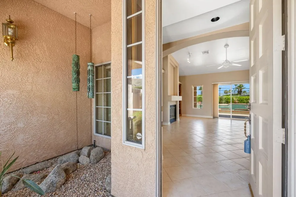 102 Chelsea Circle Palm Desert, CA 92260