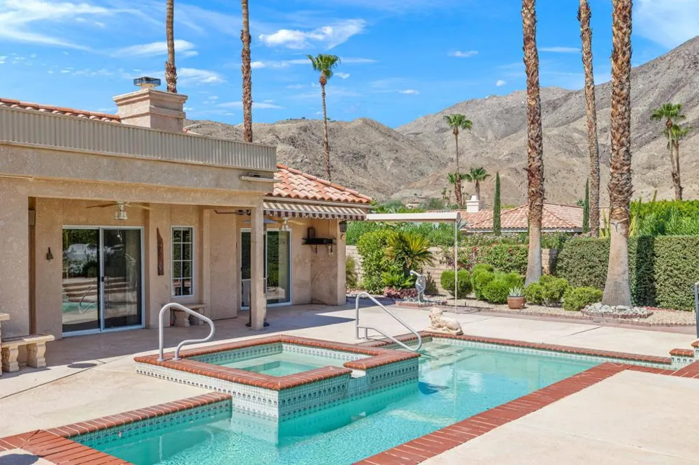102 Chelsea Circle Palm Desert, CA 92260