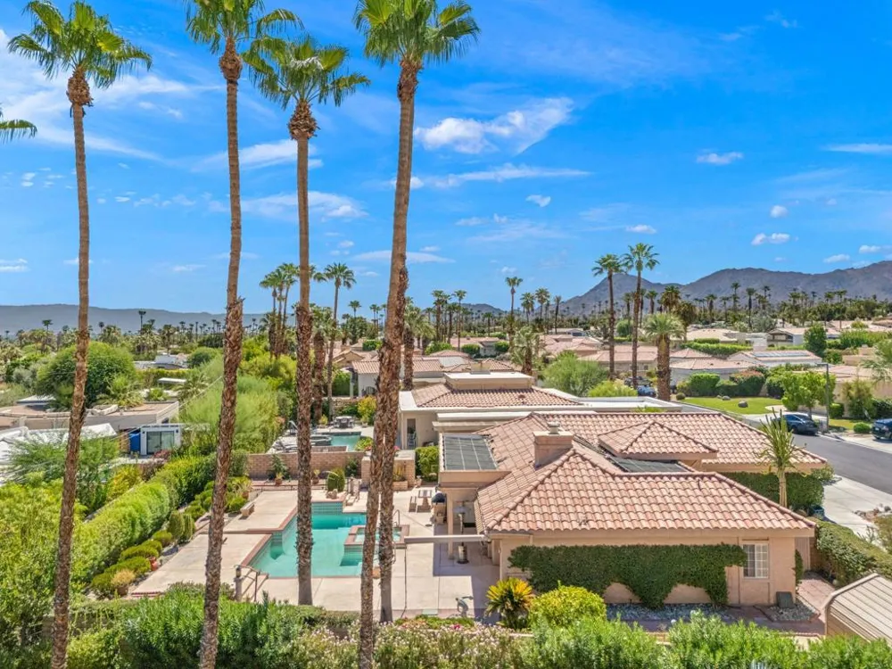 102 Chelsea Circle Palm Desert, CA 92260