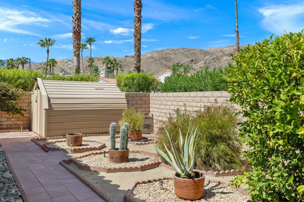 102 Chelsea Circle Palm Desert, CA 92260