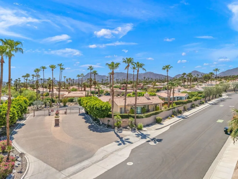 102 Chelsea Circle Palm Desert, CA 92260