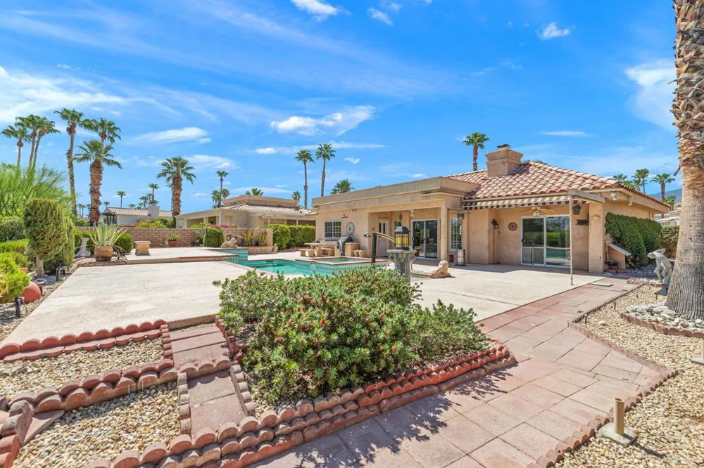 102 Chelsea Circle Palm Desert, CA 92260
