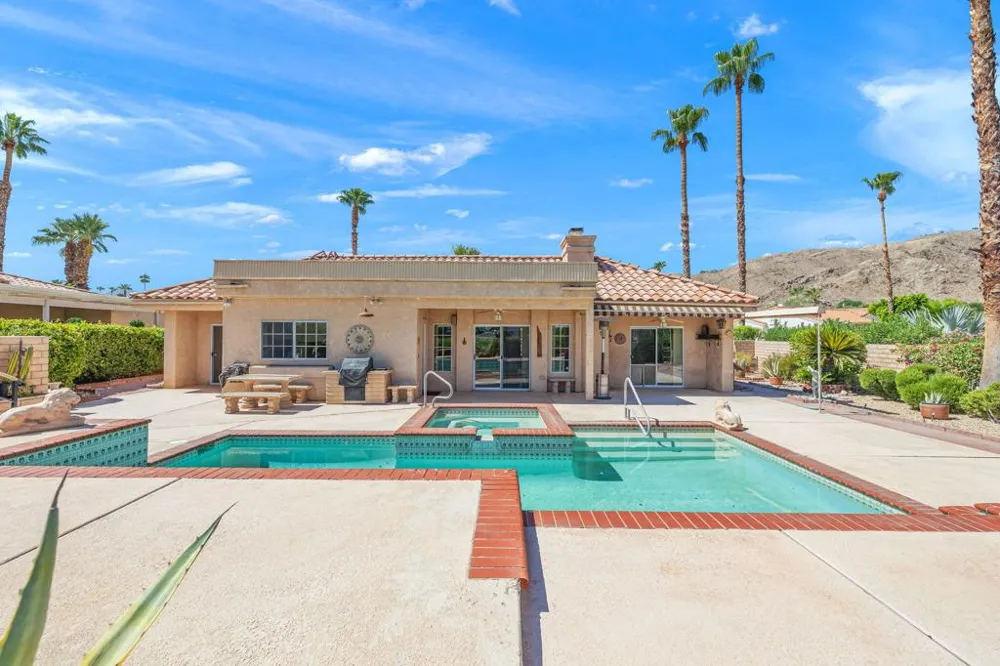 102 Chelsea Circle Palm Desert, CA 92260