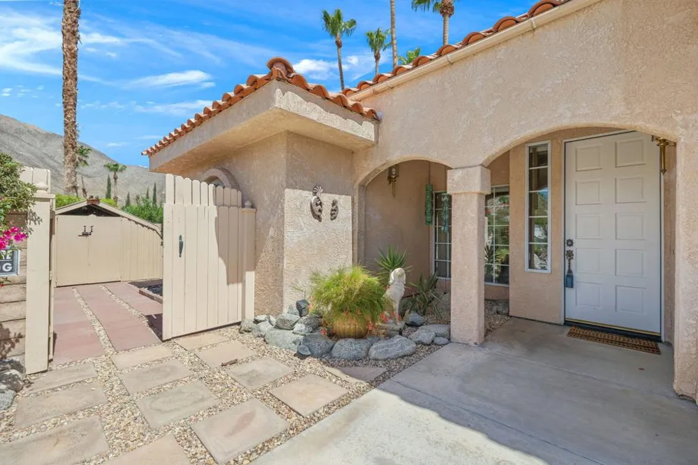 102 Chelsea Circle Palm Desert, CA 92260