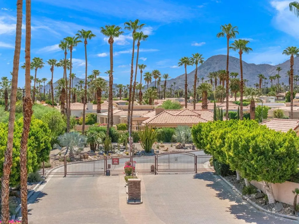 102 Chelsea Circle Palm Desert, CA 92260