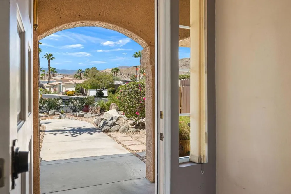 102 Chelsea Circle Palm Desert, CA 92260