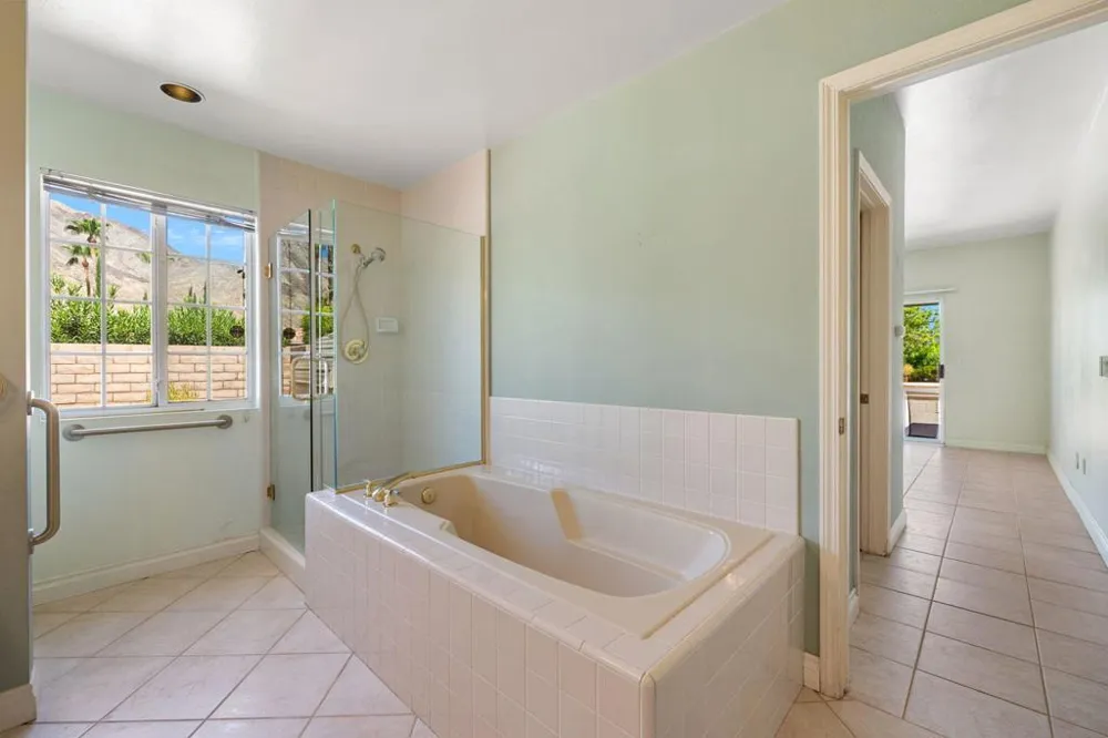 102 Chelsea Circle Palm Desert, CA 92260