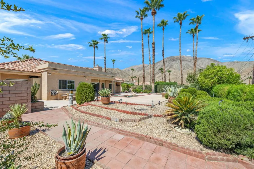 102 Chelsea Circle Palm Desert, CA 92260