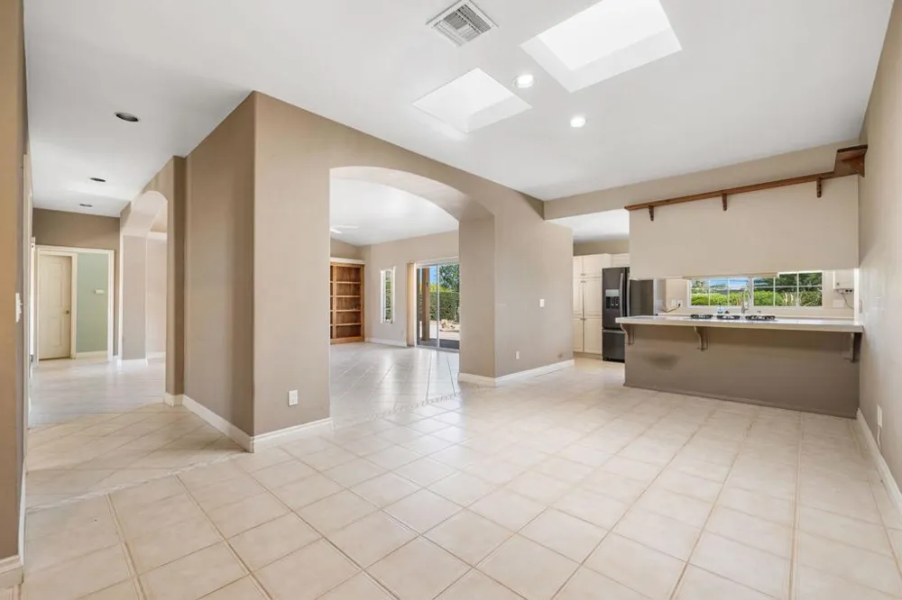 102 Chelsea Circle Palm Desert, CA 92260