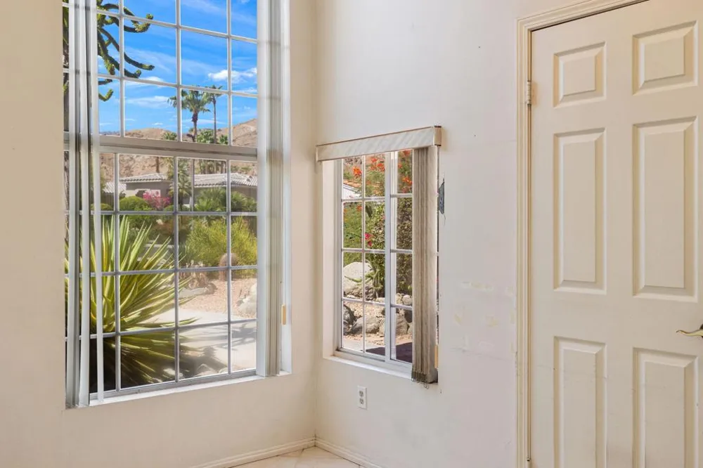102 Chelsea Circle Palm Desert, CA 92260