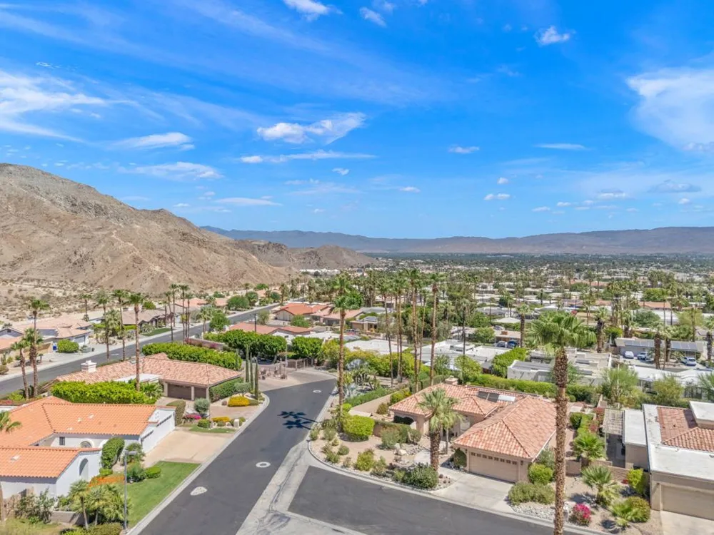 102 Chelsea Circle Palm Desert, CA 92260