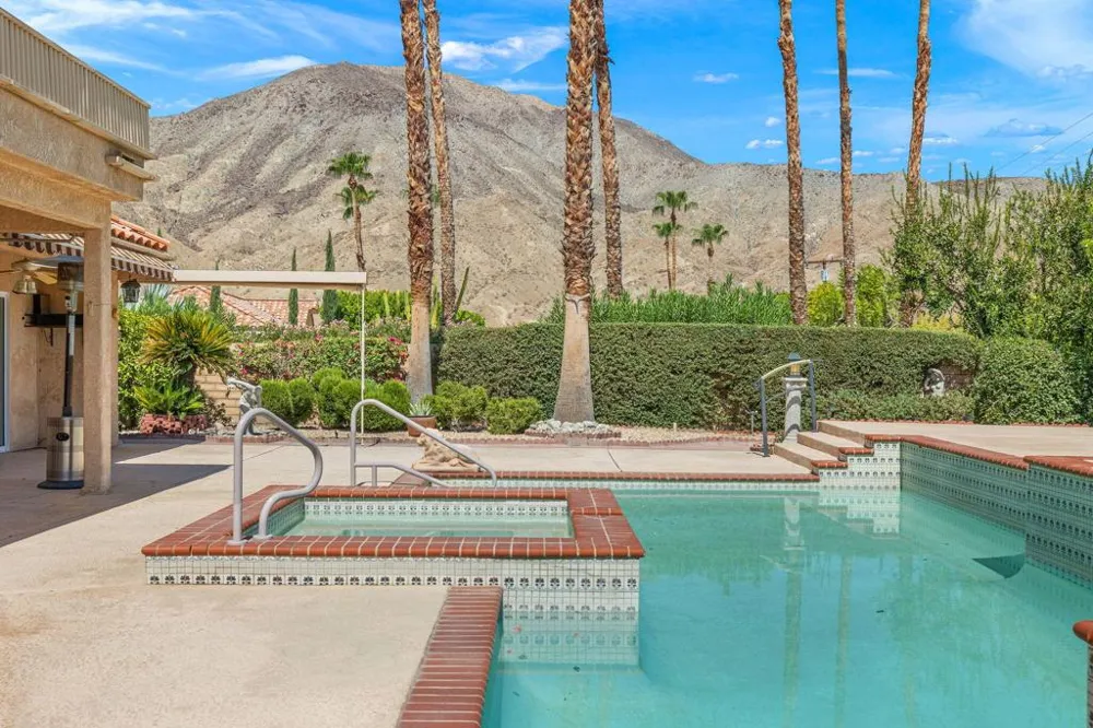 102 Chelsea Circle Palm Desert, CA 92260
