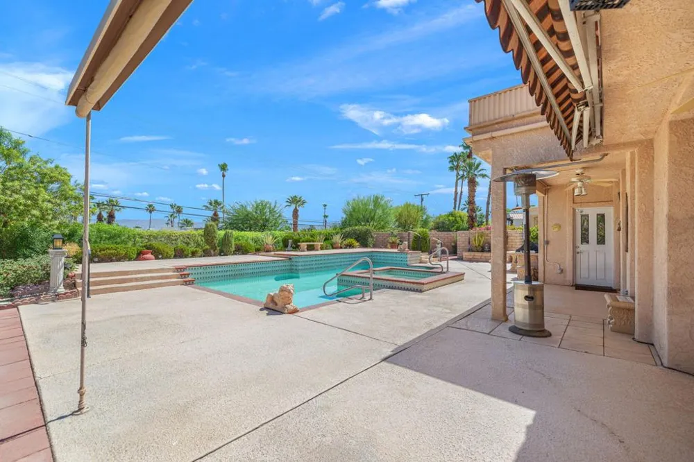 102 Chelsea Circle Palm Desert, CA 92260