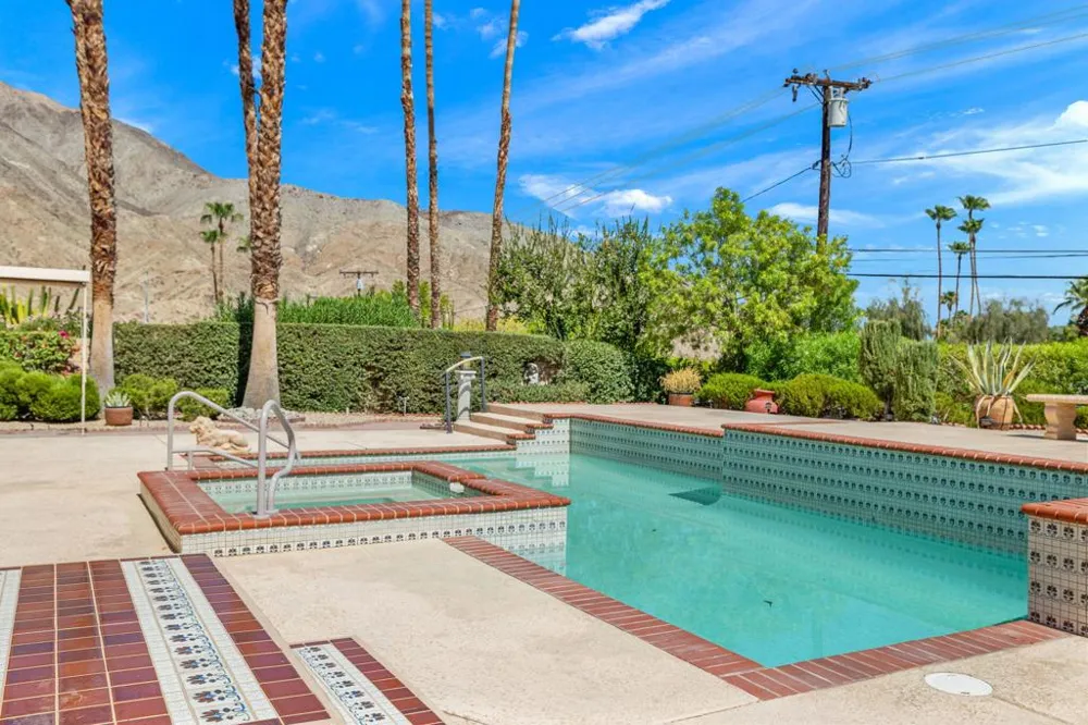 102 Chelsea Circle Palm Desert, CA 92260