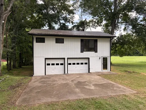 114 Tollgate Rd