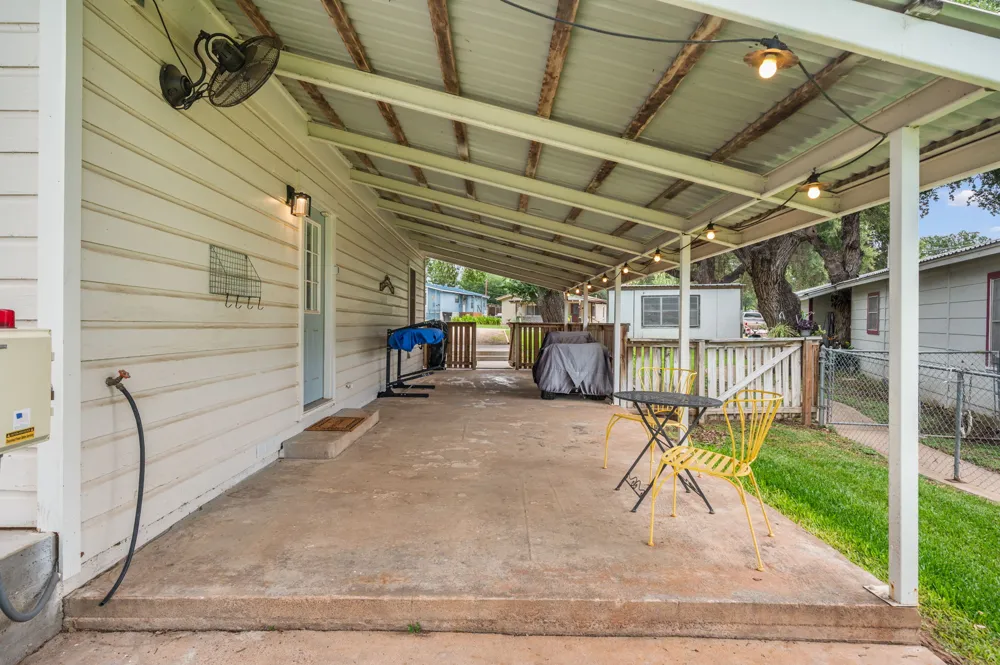 2350 Wisteria Drive Kingsland, TX 78639