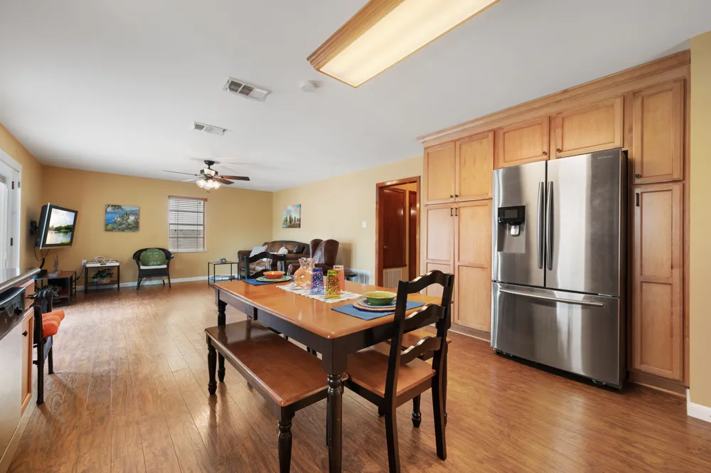 2350 Wisteria Drive Kingsland, TX 78639