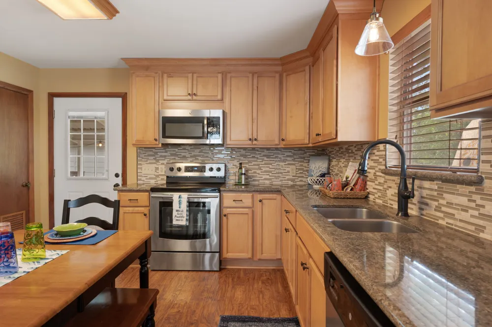 2350 Wisteria Drive Kingsland, TX 78639