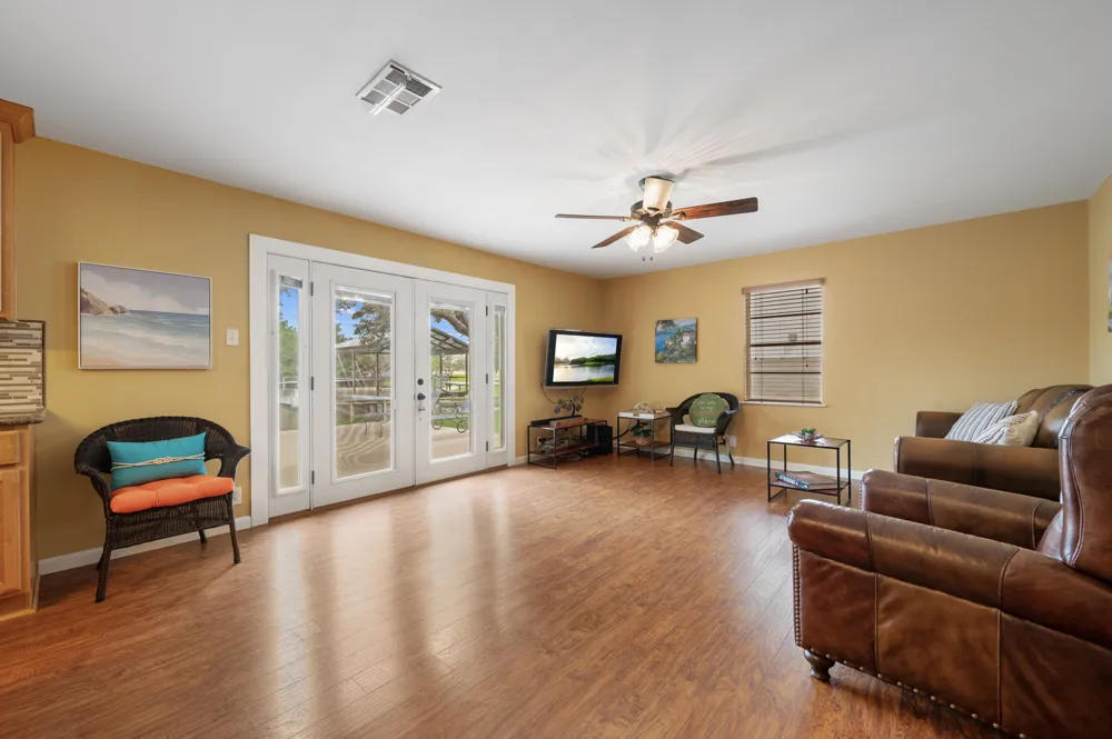 2350 Wisteria Drive Kingsland, TX 78639