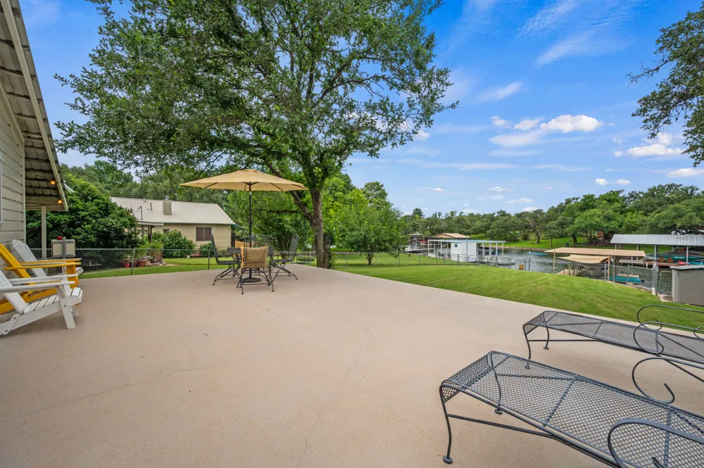 2350 Wisteria Drive Kingsland, TX 78639