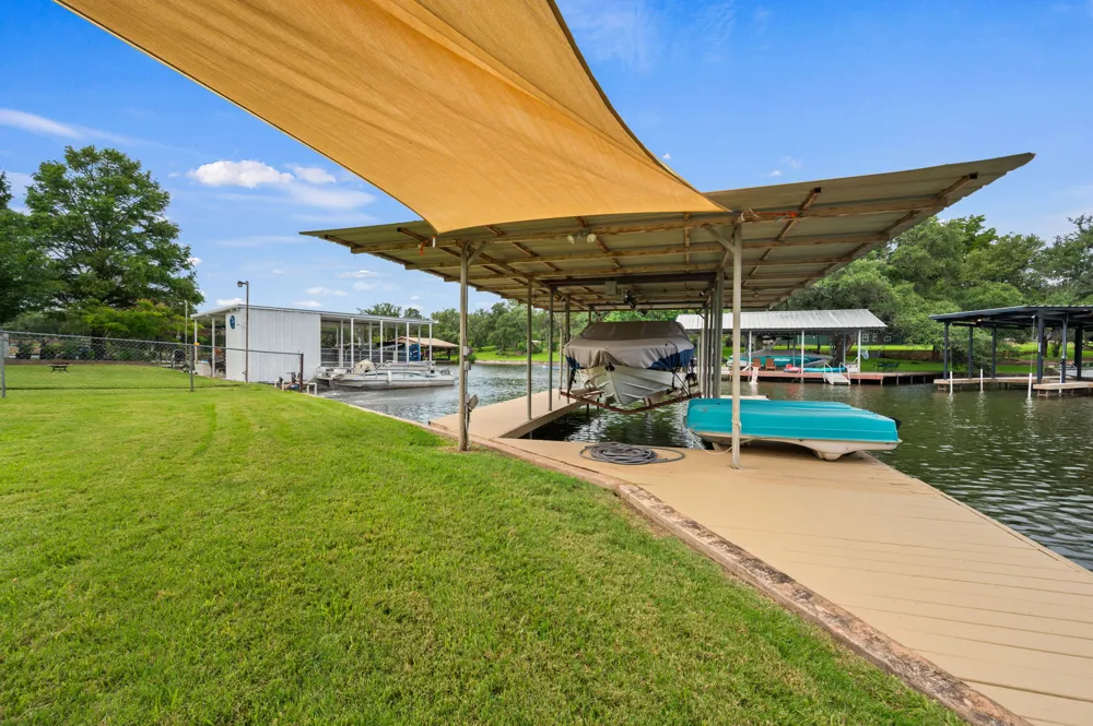 2350 Wisteria Drive Kingsland, TX 78639
