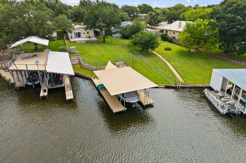 2350 Wisteria Drive Kingsland, TX 78639