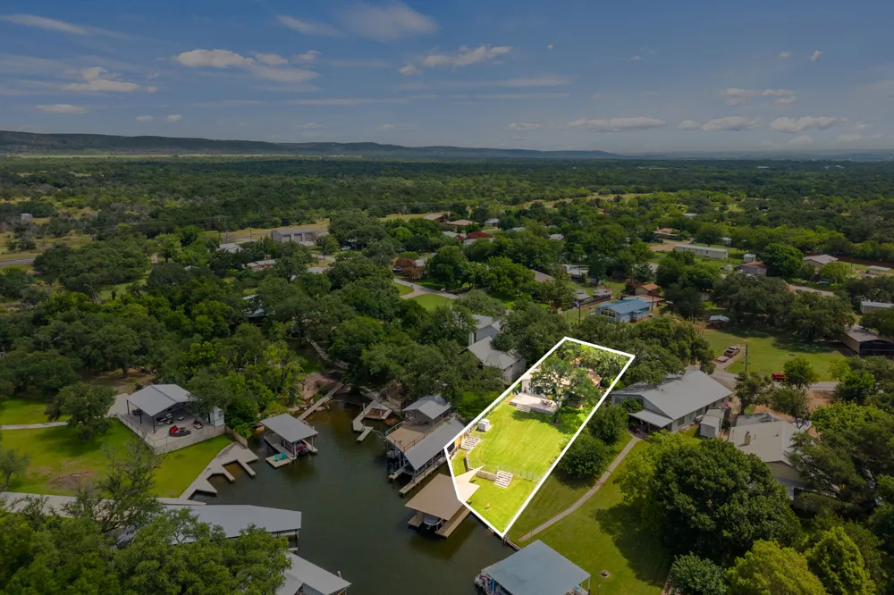 2350 Wisteria Drive Kingsland, TX 78639