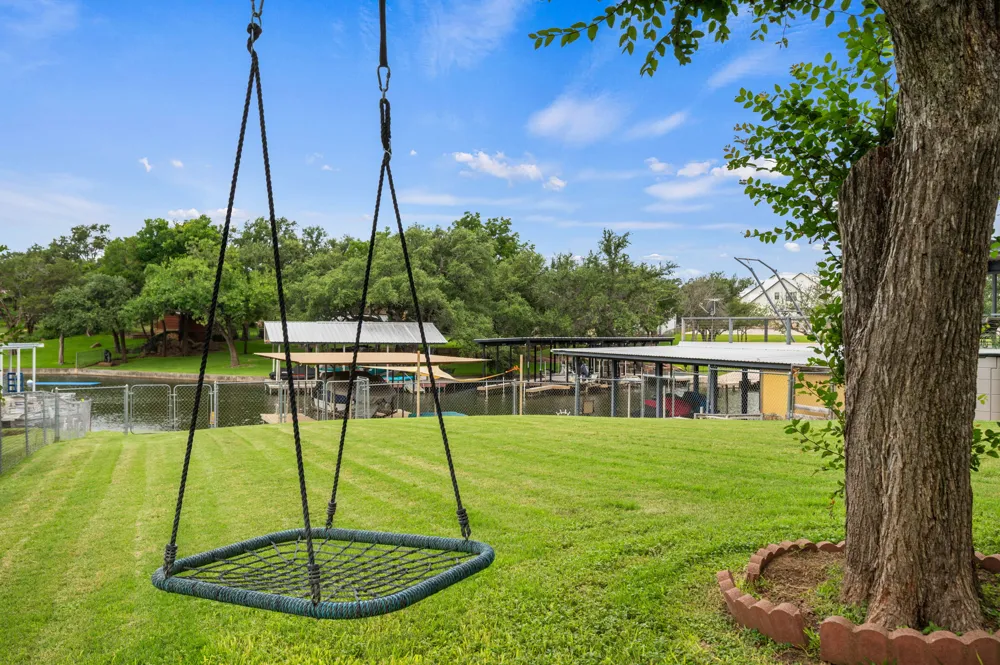 2350 Wisteria Drive Kingsland, TX 78639