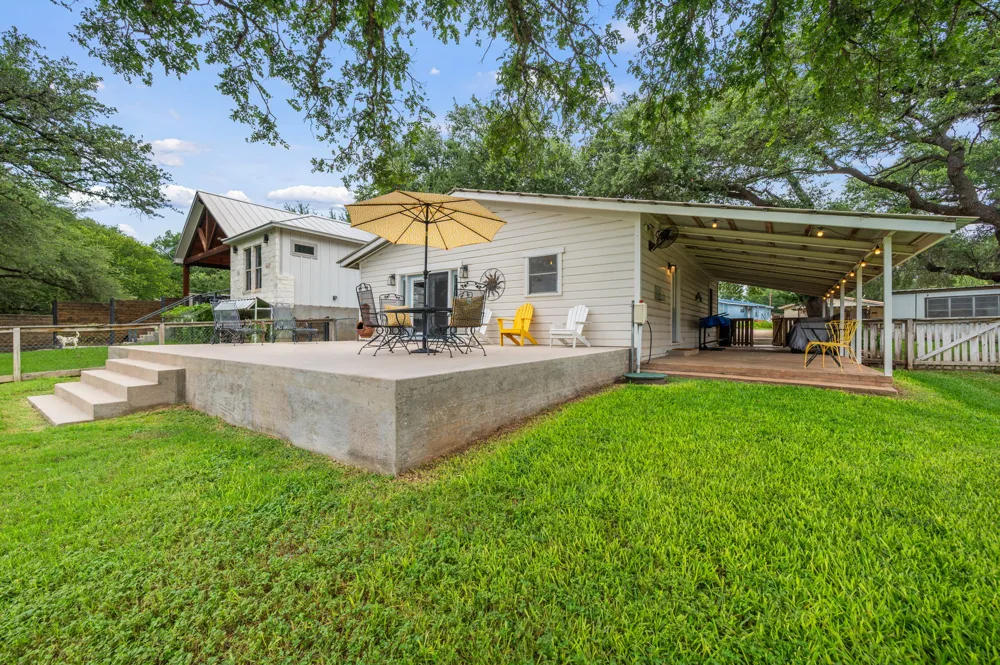 2350 Wisteria Drive Kingsland, TX 78639