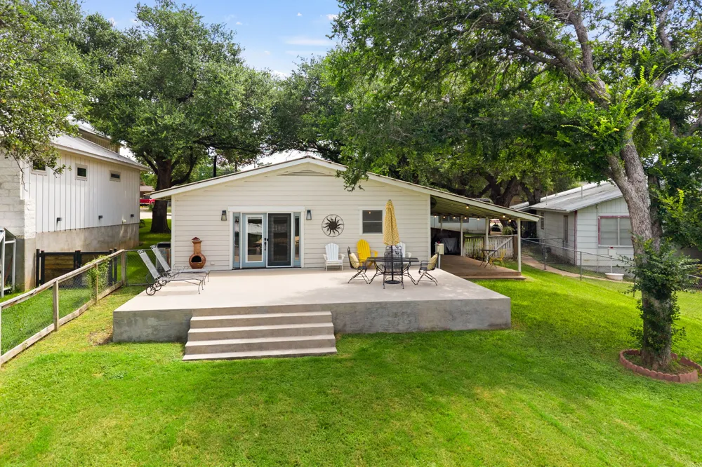 2350 Wisteria Drive Kingsland, TX 78639
